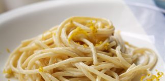 Spaghetti com molho de limão siciliano