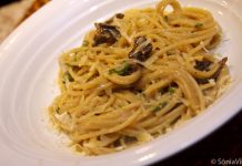 Spaghetti ao funghi com conhaque